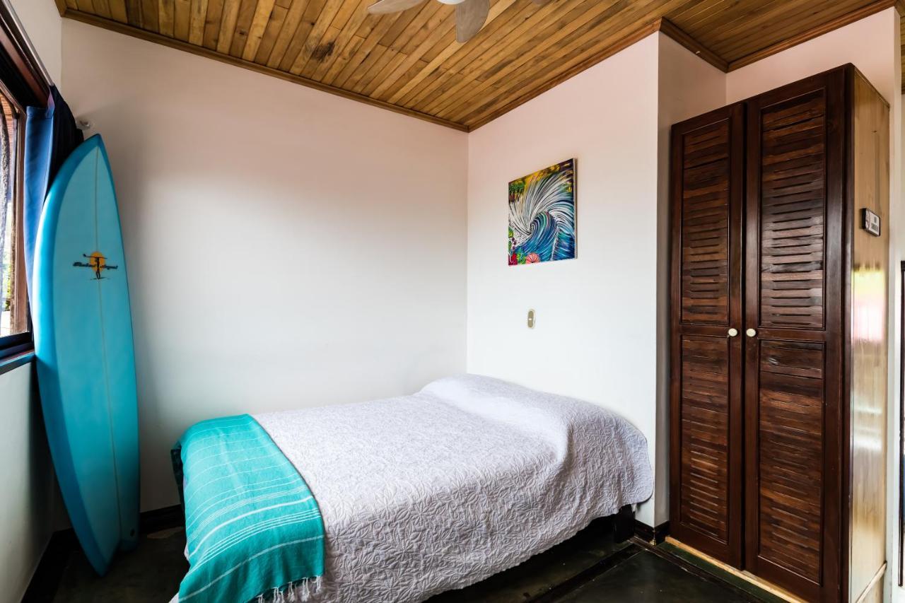 Witch'S Rock Surf Camp Hotel Tamarindo Buitenkant foto
